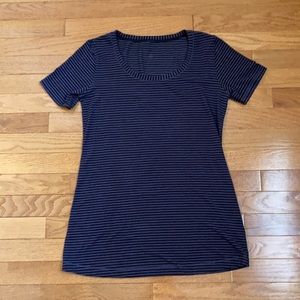 Lululemon Every Yogi Tee Size Medium